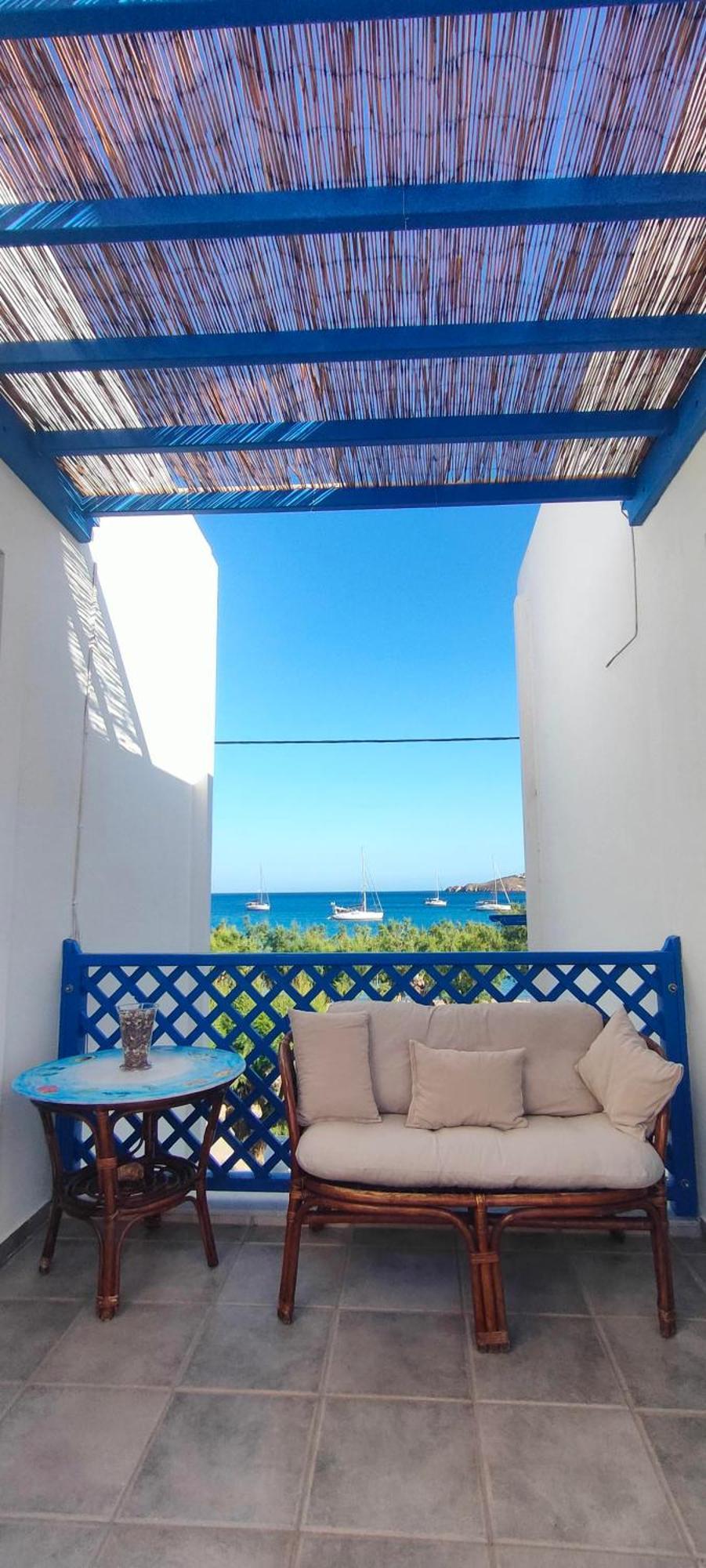 Maganas Hotel Livadi  Extérieur photo