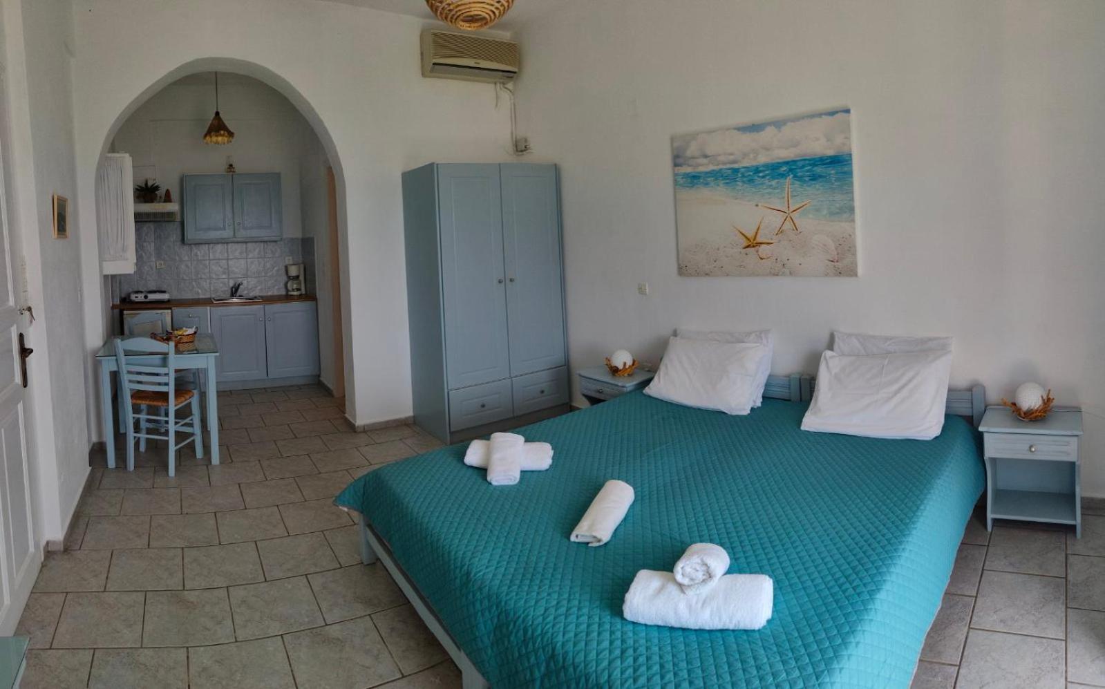 Maganas Hotel Livadi  Extérieur photo