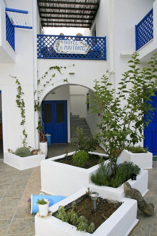 Maganas Hotel Livadi  Extérieur photo
