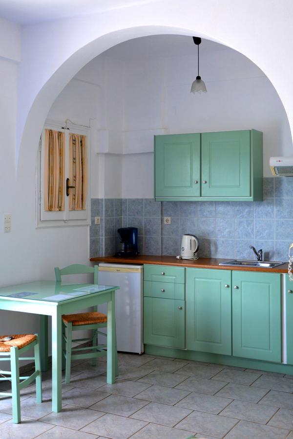 Maganas Hotel Livadi  Extérieur photo
