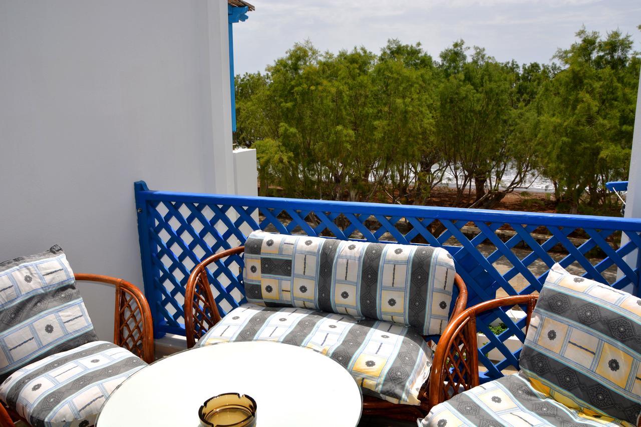 Maganas Hotel Livadi  Extérieur photo